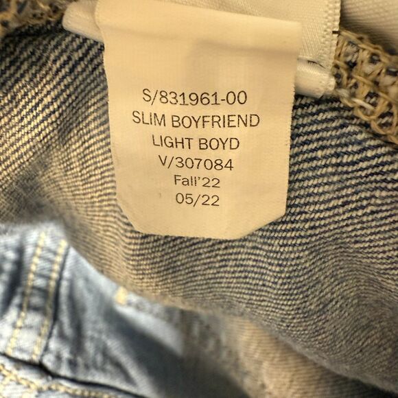 Gap Slim Boyfriend Jean in Light Boyd 10/30R Womens Denim Raw Hem Mid Rise Ankle - Picture 8 of 9